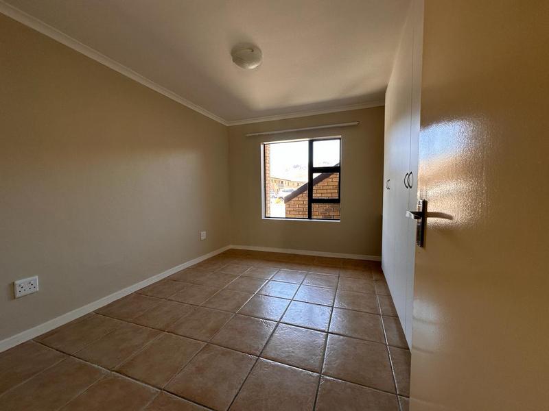 To Let 2 Bedroom Property for Rent in Gordons Bay Western Cape